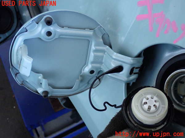 2UPJ-9233951690]プリウス(ZVW30)フューエルリッド 中古_2