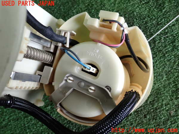 2UPJ-9233952510]プリウス(ZVW30)燃料ポンプ 中古_4