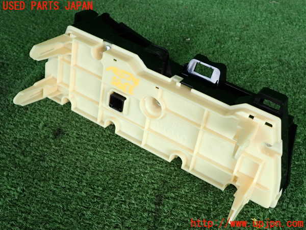 2UPJ-9233956066]プリウス(ZVW30)エアコンスイッチ1 中古_2