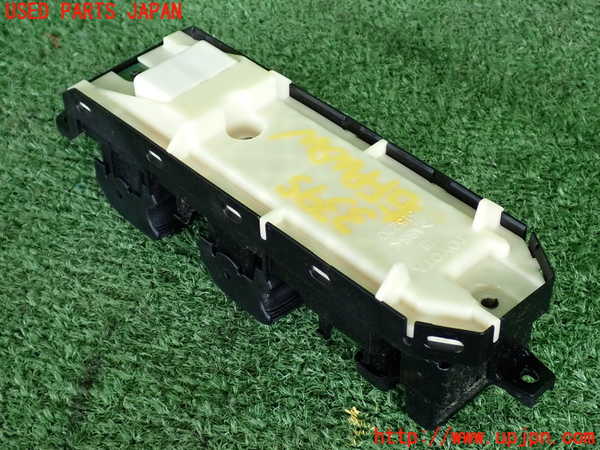 2UPJ-9233956240]プリウス(ZVW30)右前パワーウィンドウスイッチ 中古_2