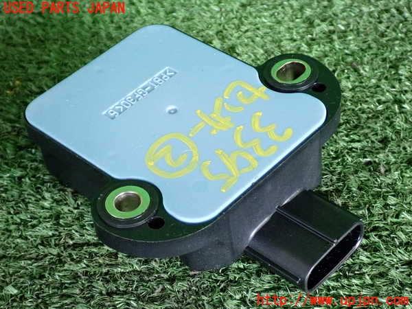 2UPJ-9233956382]プリウス(ZVW30)センサー2(ヨーレート) 中古_2