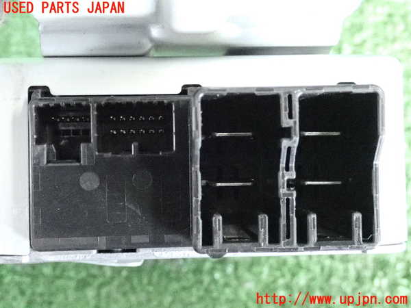 2UPJ-9233956135]プリウス(ZVW30)パワステコンピューター 中古_4