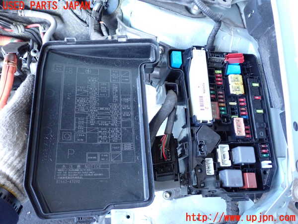 2UPJ-9233956742]プリウス(ZVW30)ヒューズボックス2 中古_2