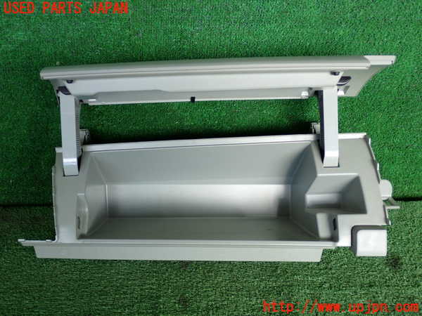 2UPJ-9233957516]プリウス(ZVW30)グローブボックス1 中古_2