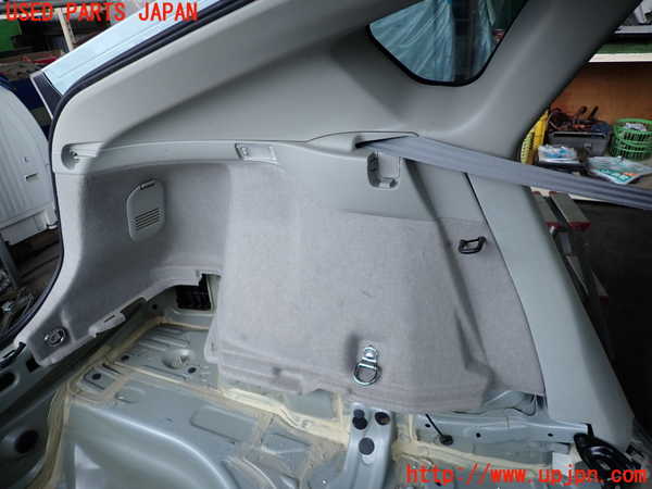 2UPJ-9233957680]プリウス(ZVW30)左リアピラートリム 中古_3