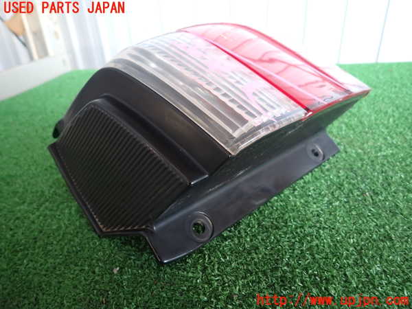2UPJ-9233961530]ステージア(WGC34)右テールランプ 中古_2