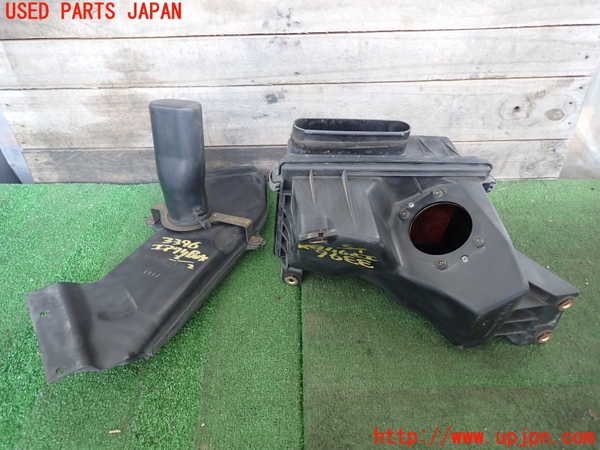 2UPJ-9233962560]ステージア(WGC34)エアクリーナーボックス 中古_2