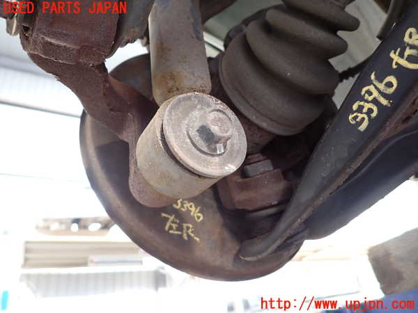 2UPJ-9233964305]ステージア(WGC34)左リアナックルハブ 中古_2