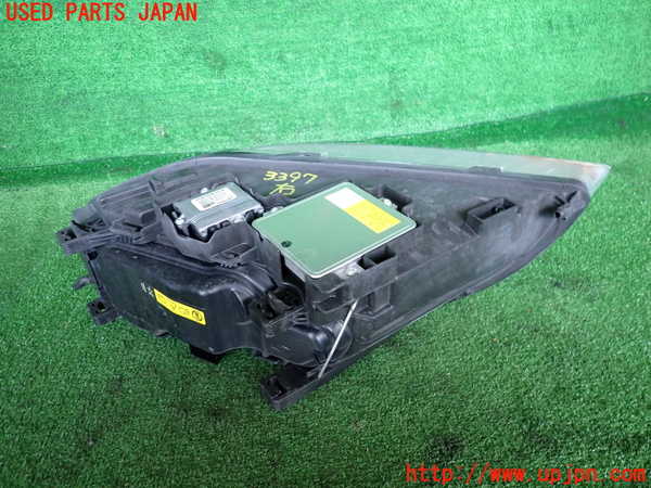 2UPJ-9233971130]ボルボ・V70(BB420W)右ヘッドライト HID 中古_2