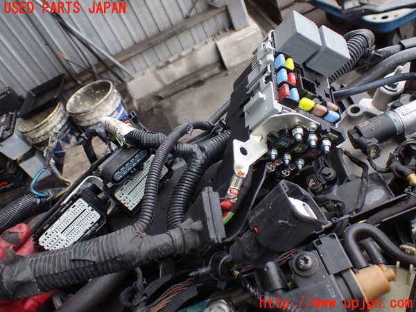 2UPJ-9233972010]ボルボ・V70(BB420W)エンジン B420 中古_4