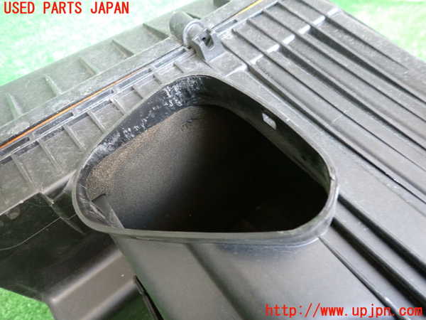 2UPJ-9233972560]ボルボ・V70(BB420W)エアクリーナーボックス 中古_3