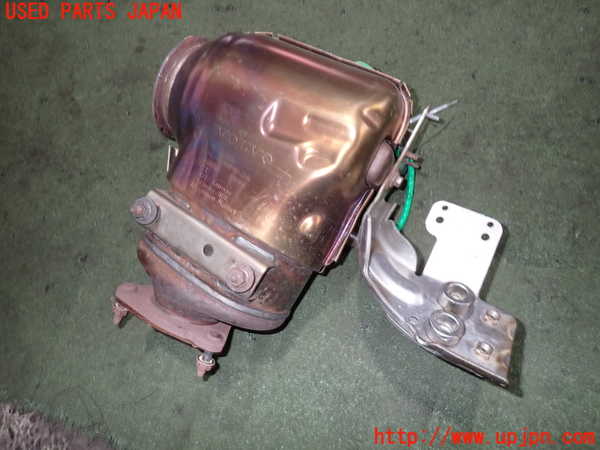 2UPJ-9233972661]ボルボ・V70(BB420W)触媒1 中古_3