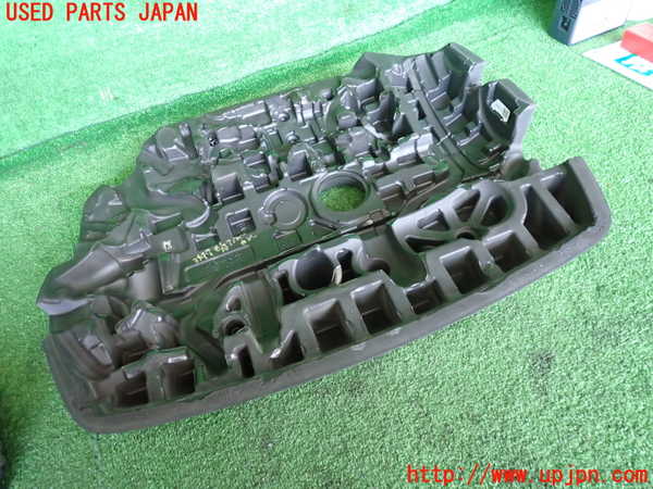 2UPJ-9233972160]ボルボ・V70(BB420W)エンジンアッパーカバー 中古_2