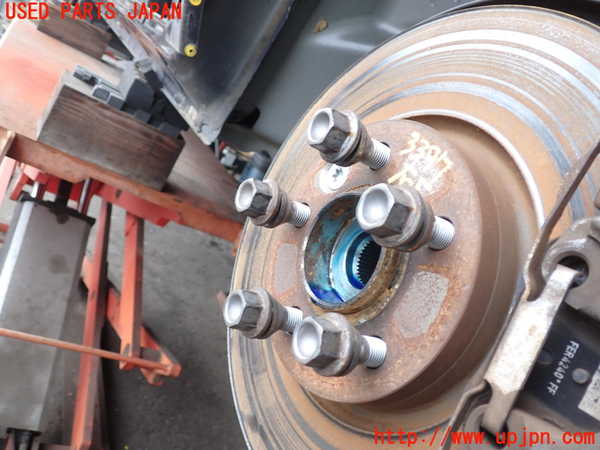 2UPJ-9233974290]ボルボ・V70(BB420W)右フロントナックルハブ 中古_2