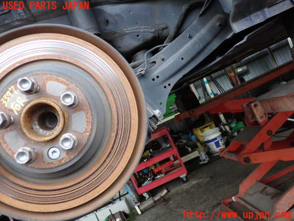 2UPJ-9233974300]ボルボ・V70(BB420W)右リアナックルハブ 中古_2