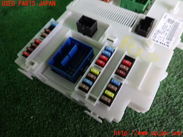 2UPJ-9233976741]ボルボ・V70(BB420W)ヒューズボックス1 中古_2