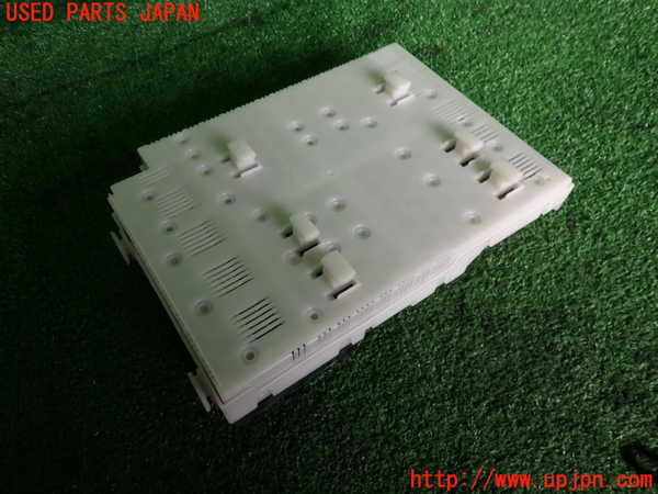 2UPJ-9233976741]ボルボ・V70(BB420W)ヒューズボックス1 中古_3