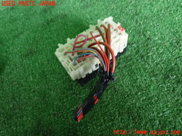 2UPJ-9233976742]ボルボ・V70(BB420W)ヒューズボックス2 中古_2