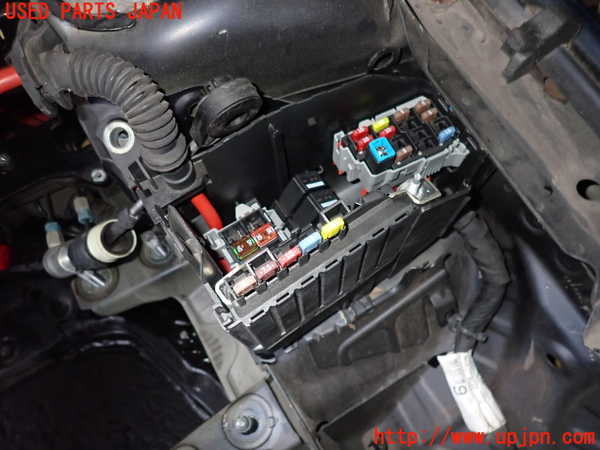 2UPJ-9233976743]ボルボ・V70(BB420W)ヒューズボックス3 (ジャンク品) 中古_2