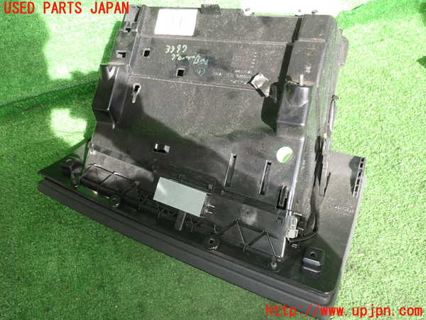 2UPJ-9233977516]ボルボ・V70(BB420W)グローブボックス1 中古_2