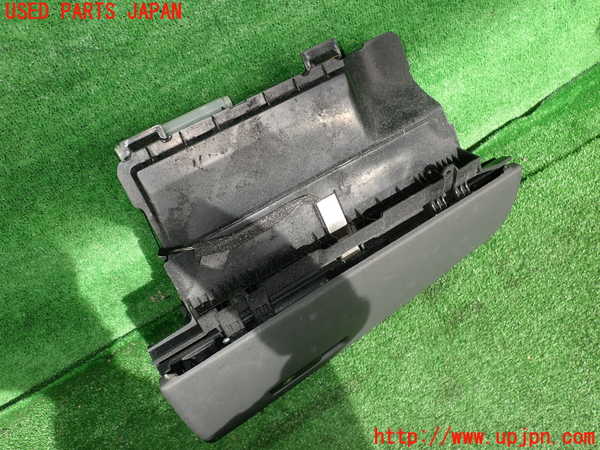 2UPJ-9233977516]ボルボ・V70(BB420W)グローブボックス1 中古_4