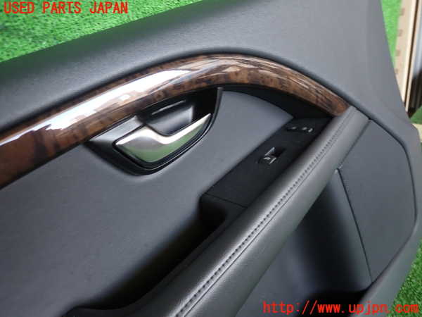2UPJ-9233971264]ボルボ・V70(BB420W)左前ドア内張り 中古_3
