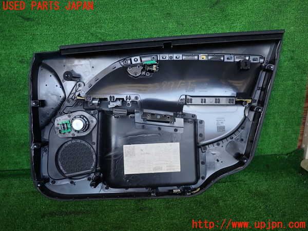 2UPJ-9233971264]ボルボ・V70(BB420W)左前ドア内張り 中古_4