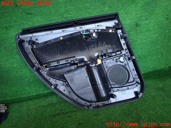 2UPJ-9233971294]ボルボ・V70(BB420W)右後ドア内張り 中古_3