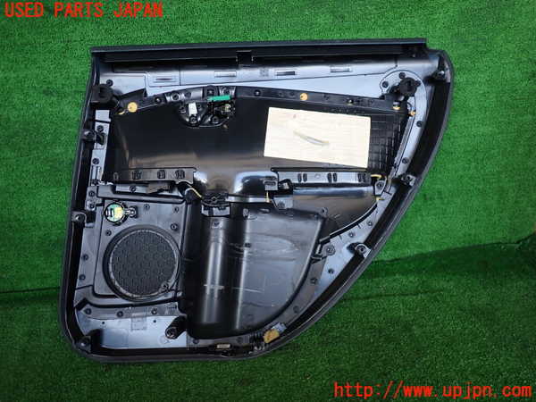 2UPJ-9233971324]ボルボ・V70(BB420W)左後ドア内張り 中古_3