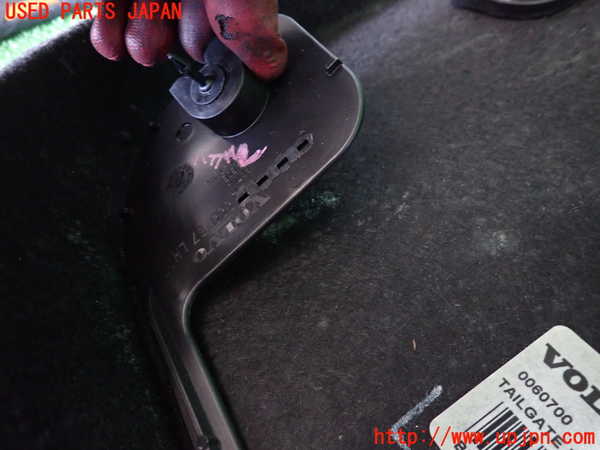 2UPJ-9233971578]ボルボ・V70(BB420W)バックドア内張り 中古_3