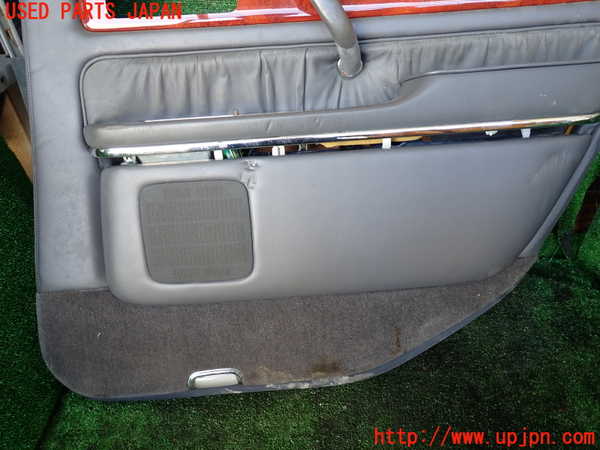 1UPJ-9233981294]センチュリー(GZG50(改))右後ドア内張り ジャンク_4