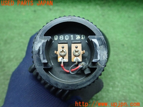 3UPJ=9233990512]ビッグホーン ハンドリングバイロータスSE(UBS73GW)後期 いすゞ純正? ルームライト ルームランプ 室内ライト トランク 中古_4