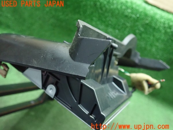 3UPJ=9233990605]ビッグホーン ハンドリングバイロータスSE(UBS73GW)後期 純正 オーディオパネル 中古_4