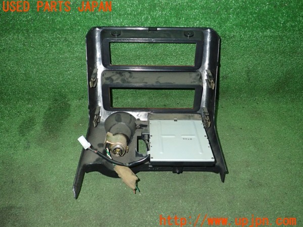 3UPJ=9233990605]ビッグホーン ハンドリングバイロータスSE(UBS73GW)後期 純正 オーディオパネル 中古_5