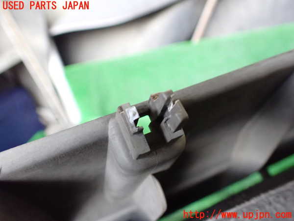 1UPJ-9233991050]ビッグホーン(UBS73GW)ラジエターグリル 中古_5