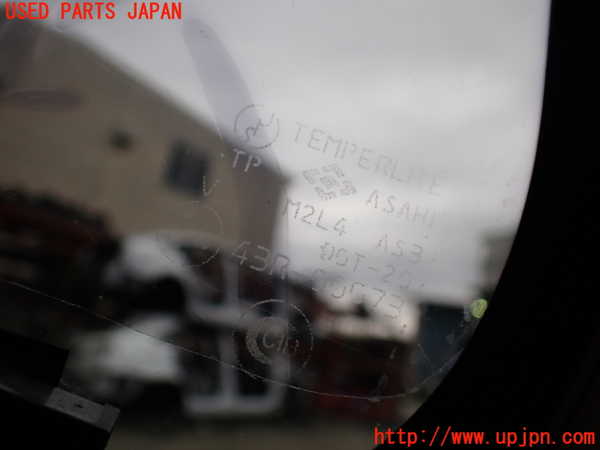 1UPJ-9233991380]ビッグホーン(UBS73GW)右クォーターガラス 中古_3