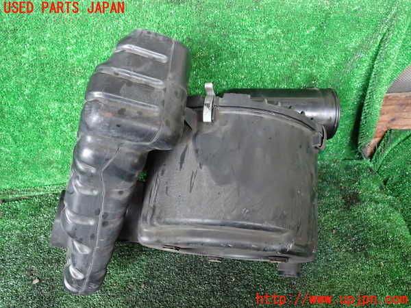 1UPJ-9233992560]ビッグホーン(UBS73GW)エアクリーナーボックス 中古_2