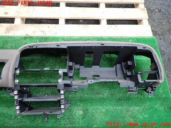 1UPJ-9233997505]ビッグホーン(UBS73GW)ダッシュボード 中古_2