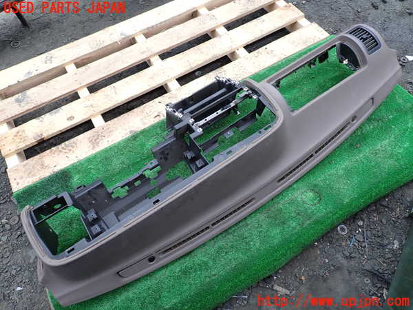 1UPJ-9233997505]ビッグホーン(UBS73GW)ダッシュボード 中古_4