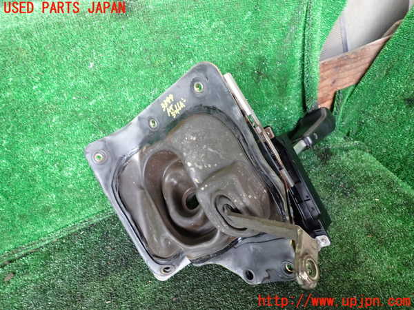 1UPJ-9233997555]ビッグホーン(UBS73GW)ATシフトレバー 中古_4