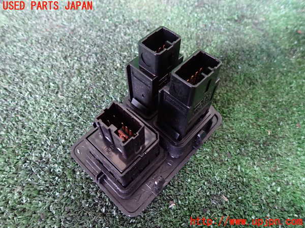 1UPJ-9233996280]ビッグホーン(UBS73GW)ミラースイッチ 中古_2