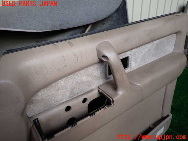 1UPJ-9233991234]ビッグホーン(UBS73GW)右前ドア内張り 中古_2