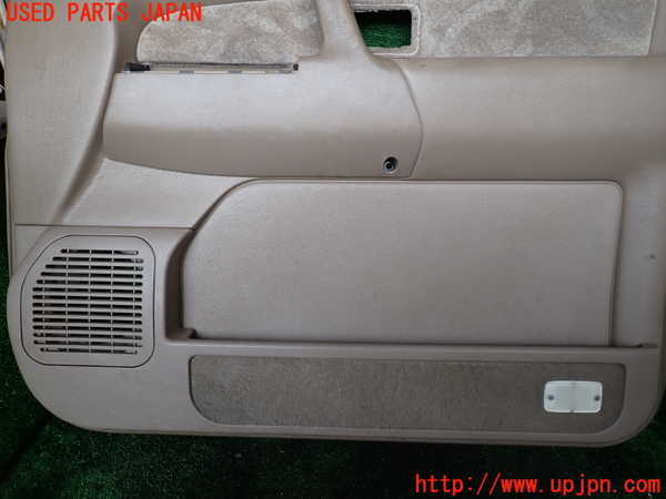 1UPJ-9233991234]ビッグホーン(UBS73GW)右前ドア内張り 中古_3