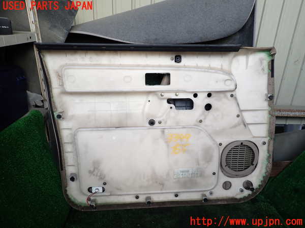 1UPJ-9233991234]ビッグホーン(UBS73GW)右前ドア内張り 中古_4