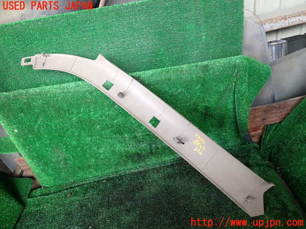 1UPJ-9233997655]ビッグホーン(UBS73GW)右フロントピラートリム 中古_3