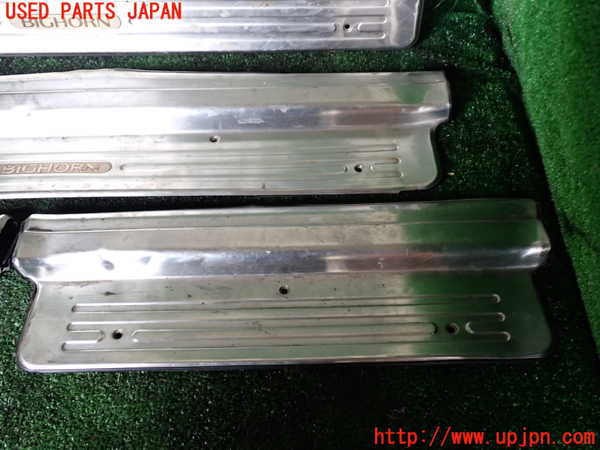1UPJ-9233997740]ビッグホーン(UBS73GW)スカッフプレート 中古_3