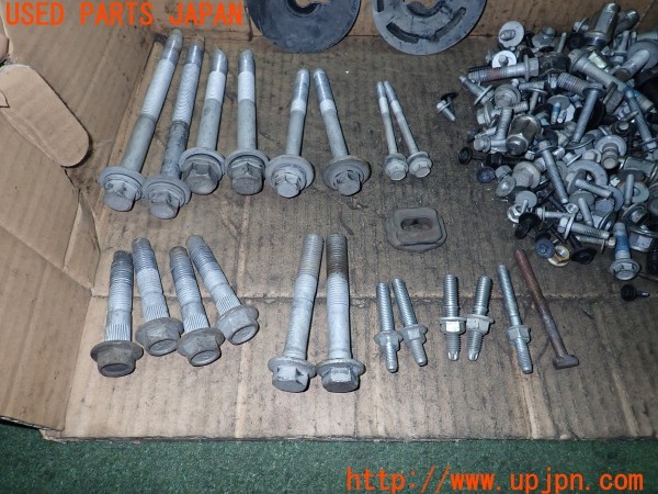 3UPJ=9234000720]フォード エクスプローラー(1FMHK9)ネジ・ナット・ステー類 セット ジャンク_3