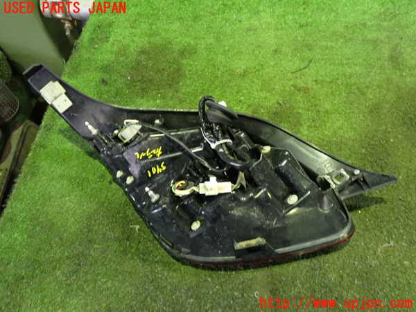 2UPJ-9234011530]レクサス・SC430(UZZ40)右テールランプ 中古_2