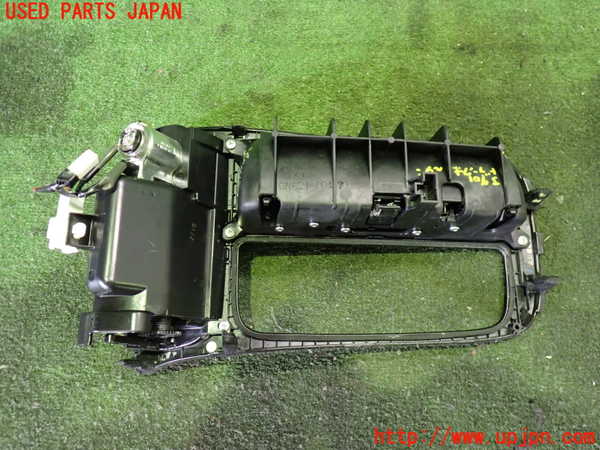 2UPJ-9234017810]レクサス・SC430(UZZ40)ドリンクホルダー 中古_3