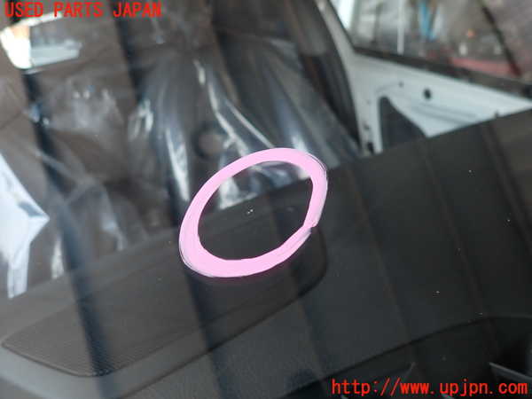 2UPJ-9234041195]BMW 218d アクティブツアラー(2C20)(F45)フロントガラス 中古(43R-000168 M45L1)_2